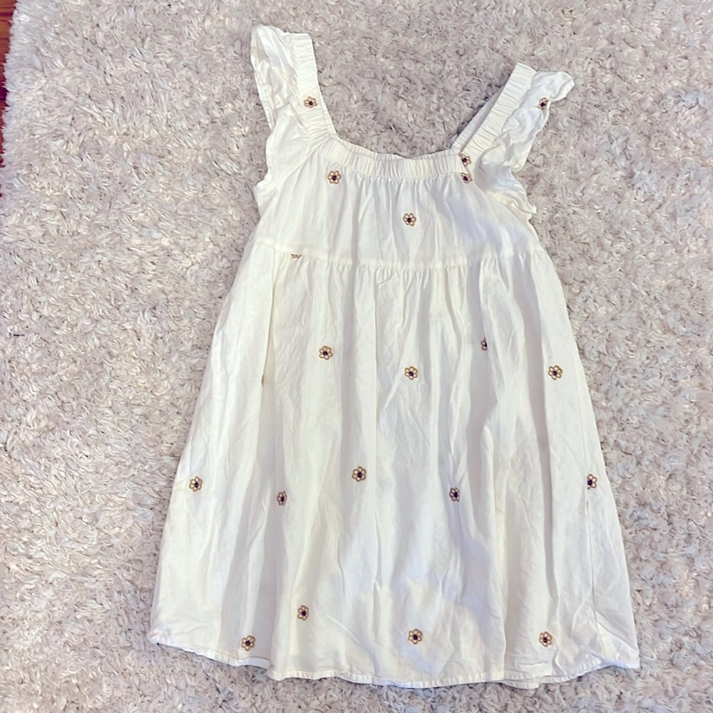 White daisy dress